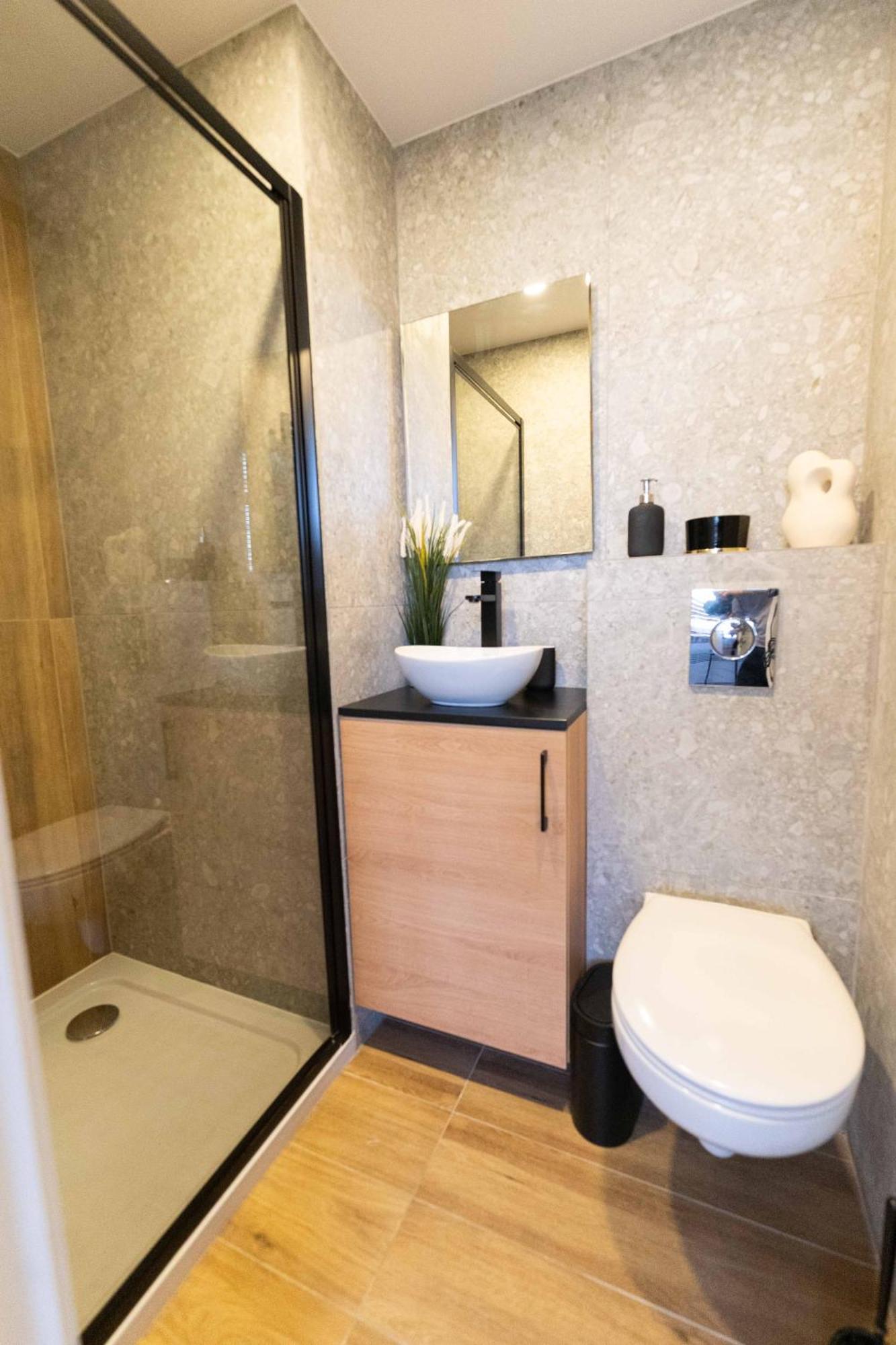 Cozy And Light Studio Apartment Near City Center Вильнюс Экстерьер фото